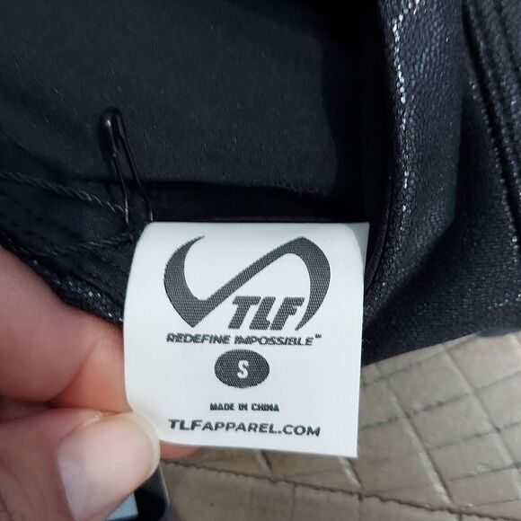 TLF Diamond Black Chrome Sports Bra and Leggings - Picture 11 of 15